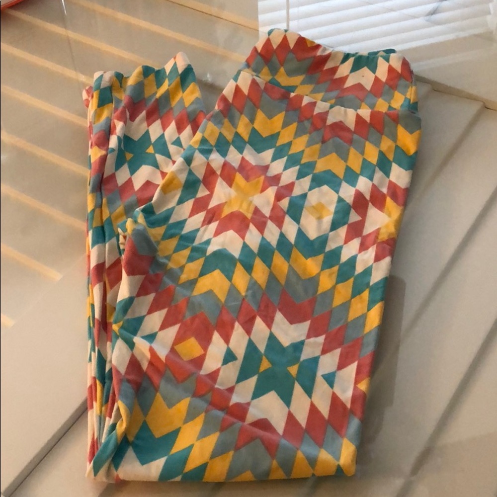 One size LuLaRoe leggings